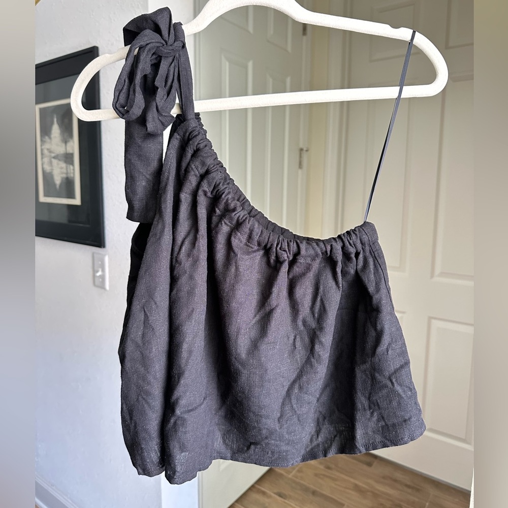 NWT Crescent Black Women’s One Shoulder Top